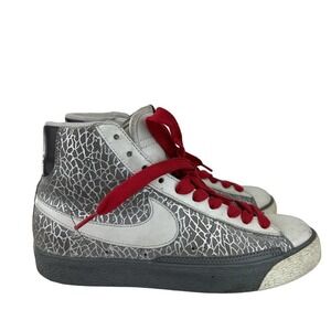 Nike Hight Top Blazer Sneakers Womens Size: 6.5